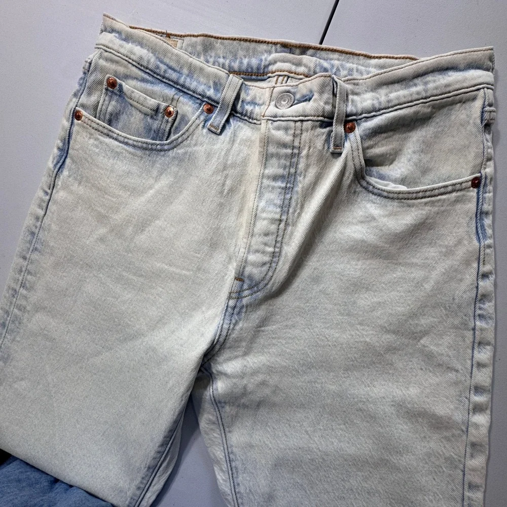 Levi's Premium Straight Leg Jeans Womens 30 Light Acid Wash Excellent Denim